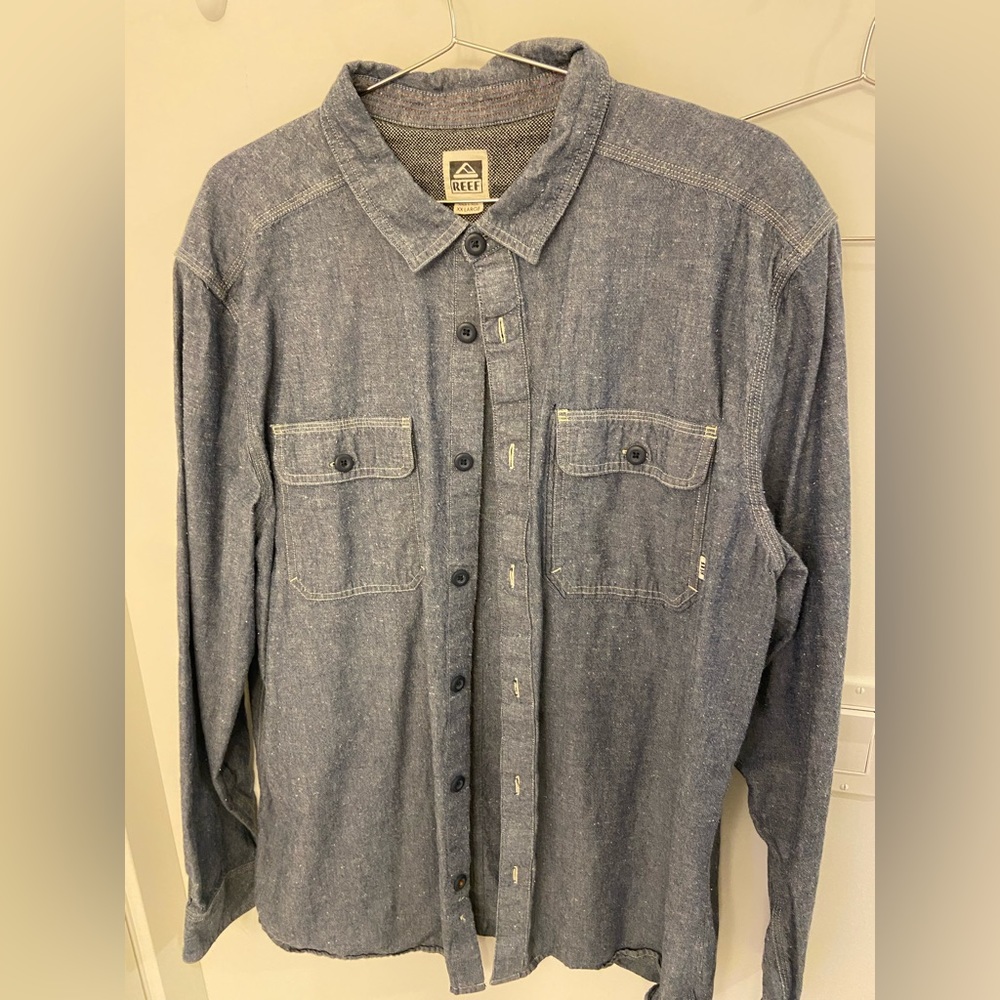Reef XXL blue 100% cotton chambray(?) button up shirt